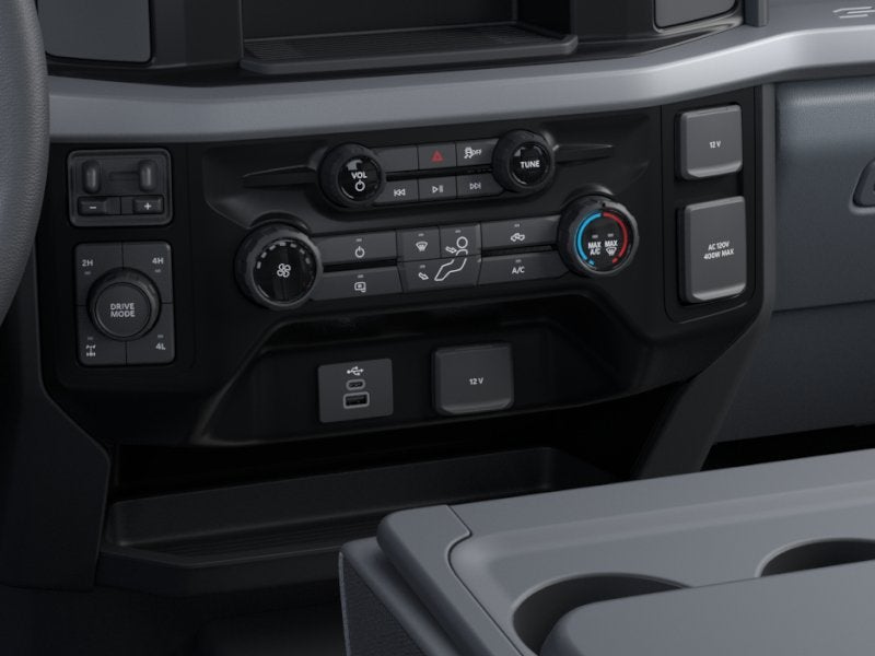 2026 Ford Super Duty F-350® XLT