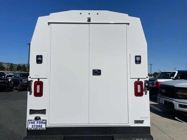 2025 Ford E-Series Cutaway E-350 SRW 138" WB