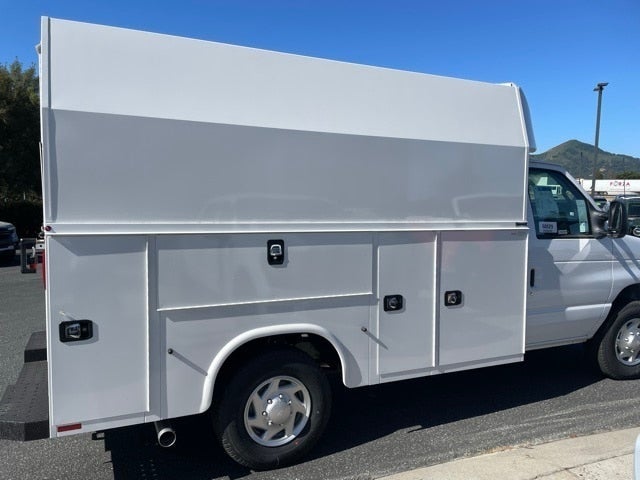 2025 Ford E-Series Cutaway E-350 SRW 138" WB