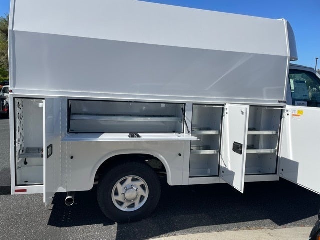 2025 Ford E-Series Cutaway E-350 SRW 138" WB