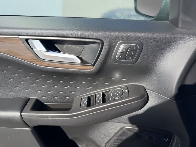 2020 Ford Escape Hybrid Titanium