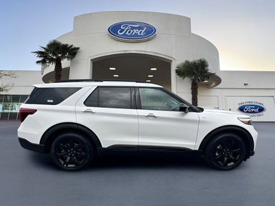 2023 Ford Explorer ST-Line