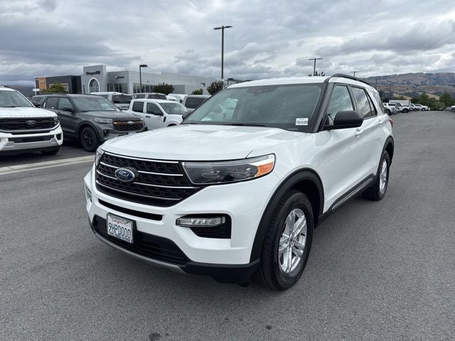 2023 Ford Explorer XLT 4WD's photo