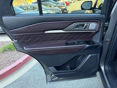 2025 Ford Explorer Platinum