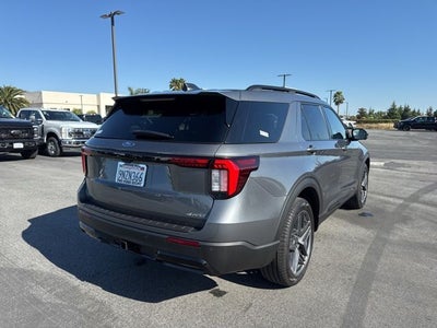 2025 Ford Explorer ST-Line