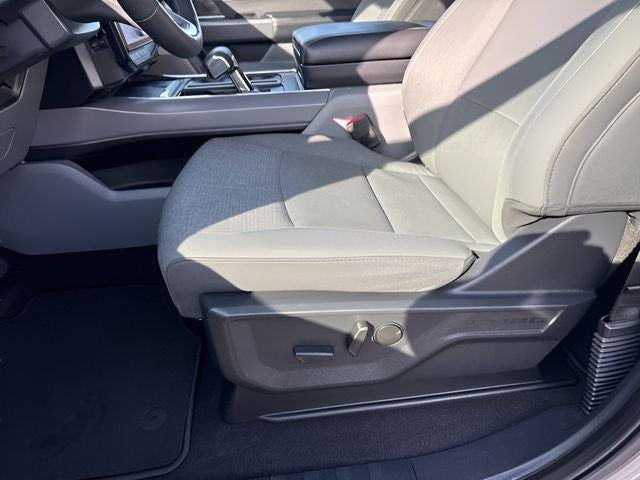 2024 Ford F-150 Lightning Flash