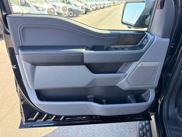 2024 Ford F-150 Lightning Flash