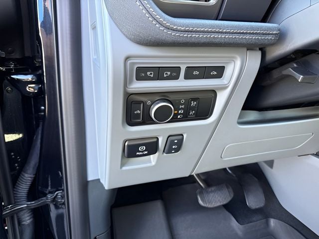 2024 Ford F-150 Lightning Flash