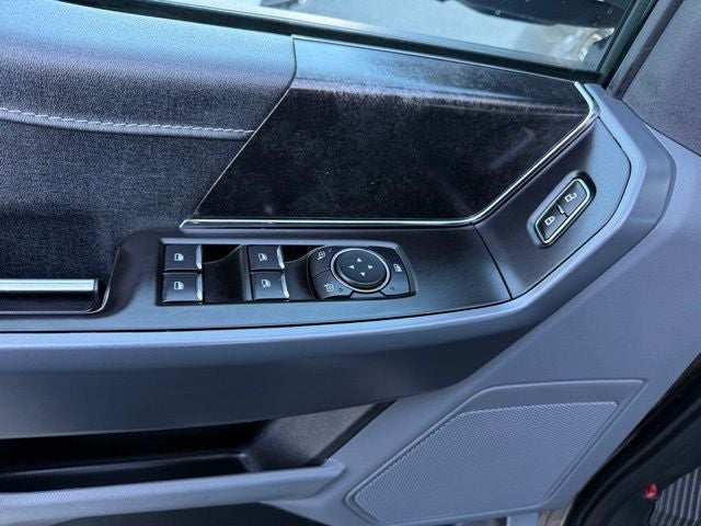 2023 Ford F-150 Lightning XLT