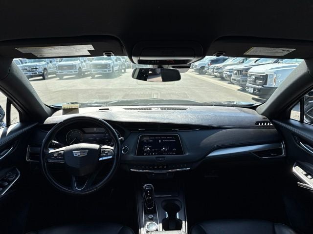 2023 Cadillac XT4 Premium Luxury