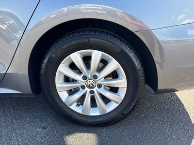 2014 Volkswagen Passat 1.8T S