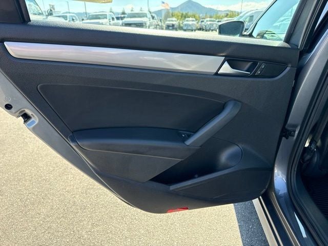 2014 Volkswagen Passat 1.8T S
