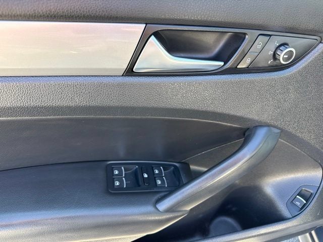 2014 Volkswagen Passat 1.8T S