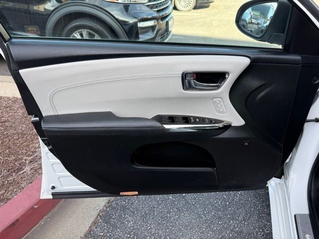 2018 Toyota Avalon Hybrid Limited