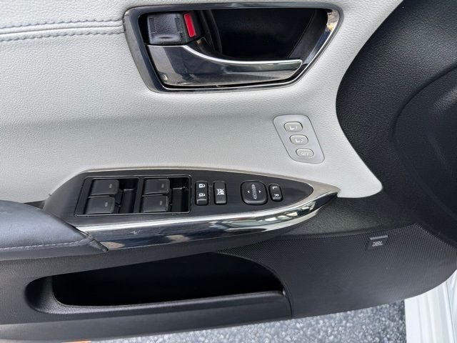 2018 Toyota Avalon Hybrid Limited