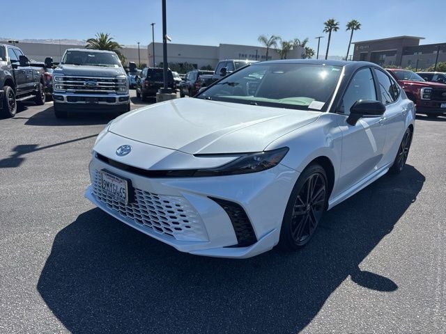 2025 Toyota Camry XSE Hybrid's photo
