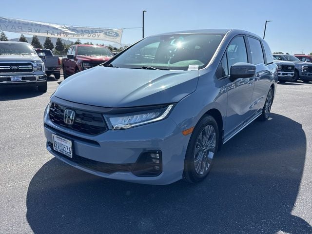 2025 Honda Odyssey Touring's photo