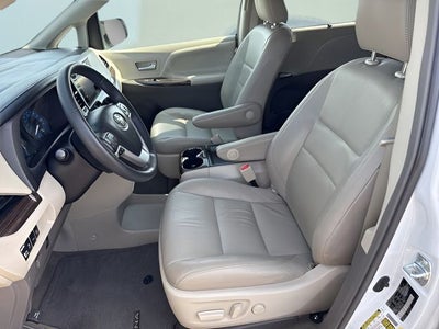 2017 Toyota Sienna XLE 7 Passenger