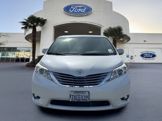 2017 Toyota Sienna XLE 7 Passenger