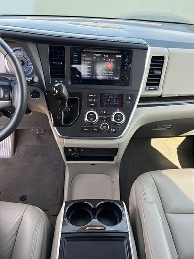 2017 Toyota Sienna XLE 7 Passenger