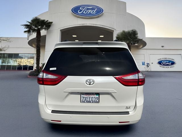 2017 Toyota Sienna XLE 7 Passenger