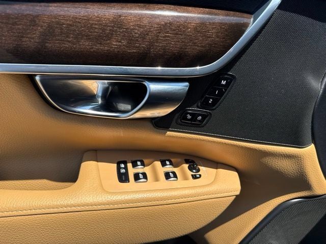 2018 Volvo S90 T5 Momentum