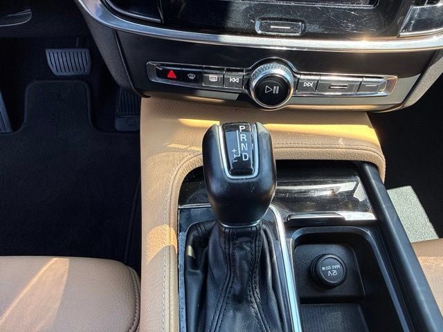 2018 Volvo S90 T5 Momentum