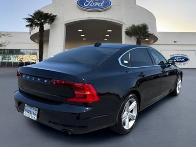 2018 Volvo S90 T5 Momentum