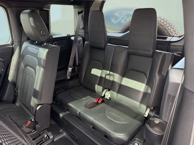 2022 Land Rover Defender 110 X-Dynamic SE