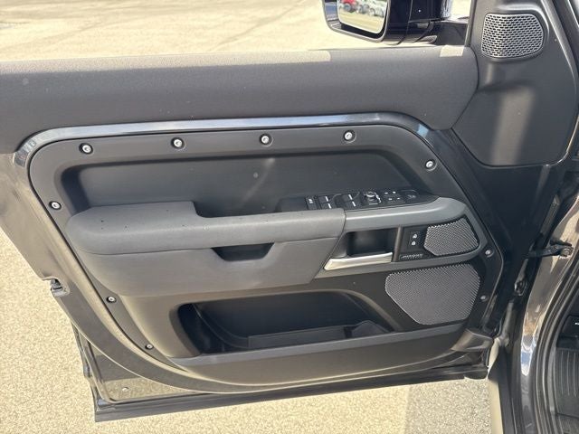 2022 Land Rover Defender 110 X-Dynamic SE