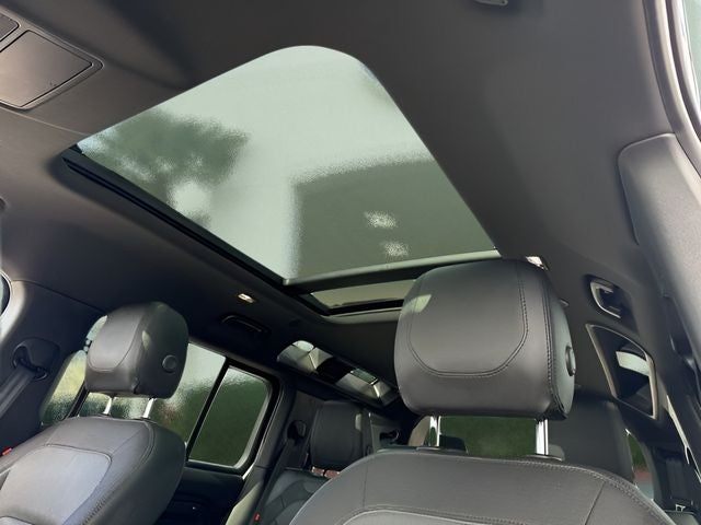 2022 Land Rover Defender 110 X-Dynamic SE