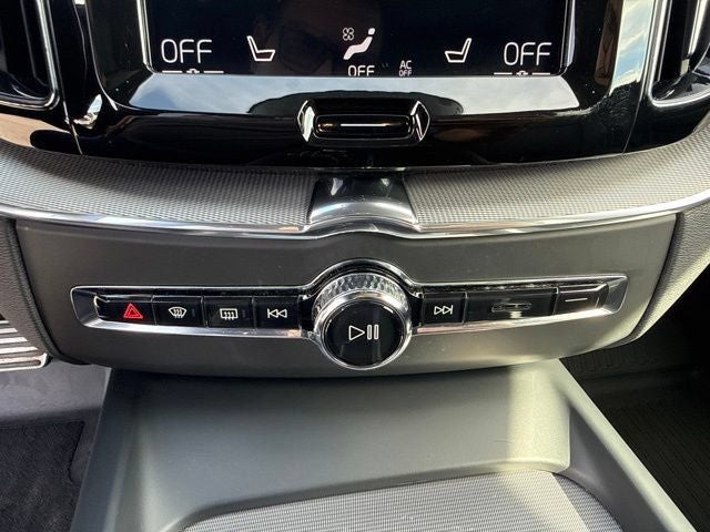2020 Volvo XC60 Hybrid T8 R-Design