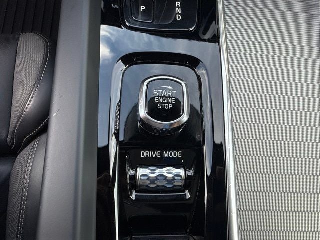 2020 Volvo XC60 Hybrid T8 R-Design