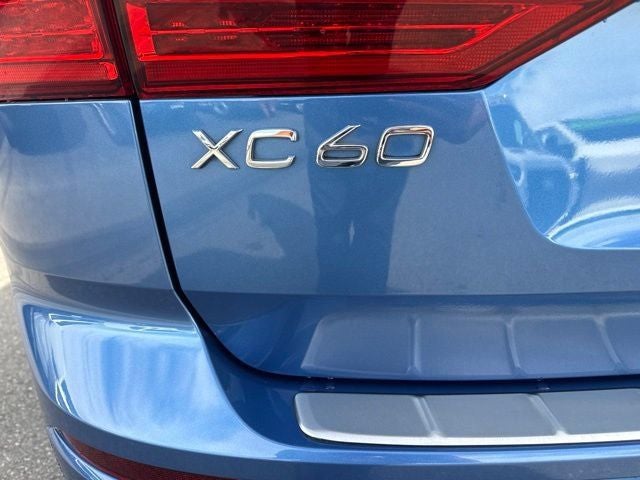 2020 Volvo XC60 Hybrid T8 R-Design
